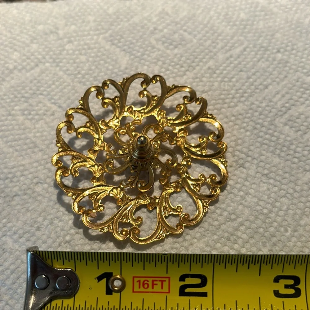 Vintage Decorative Gold-tone Screw Pin with Faux Pearl in Center/Swirl design